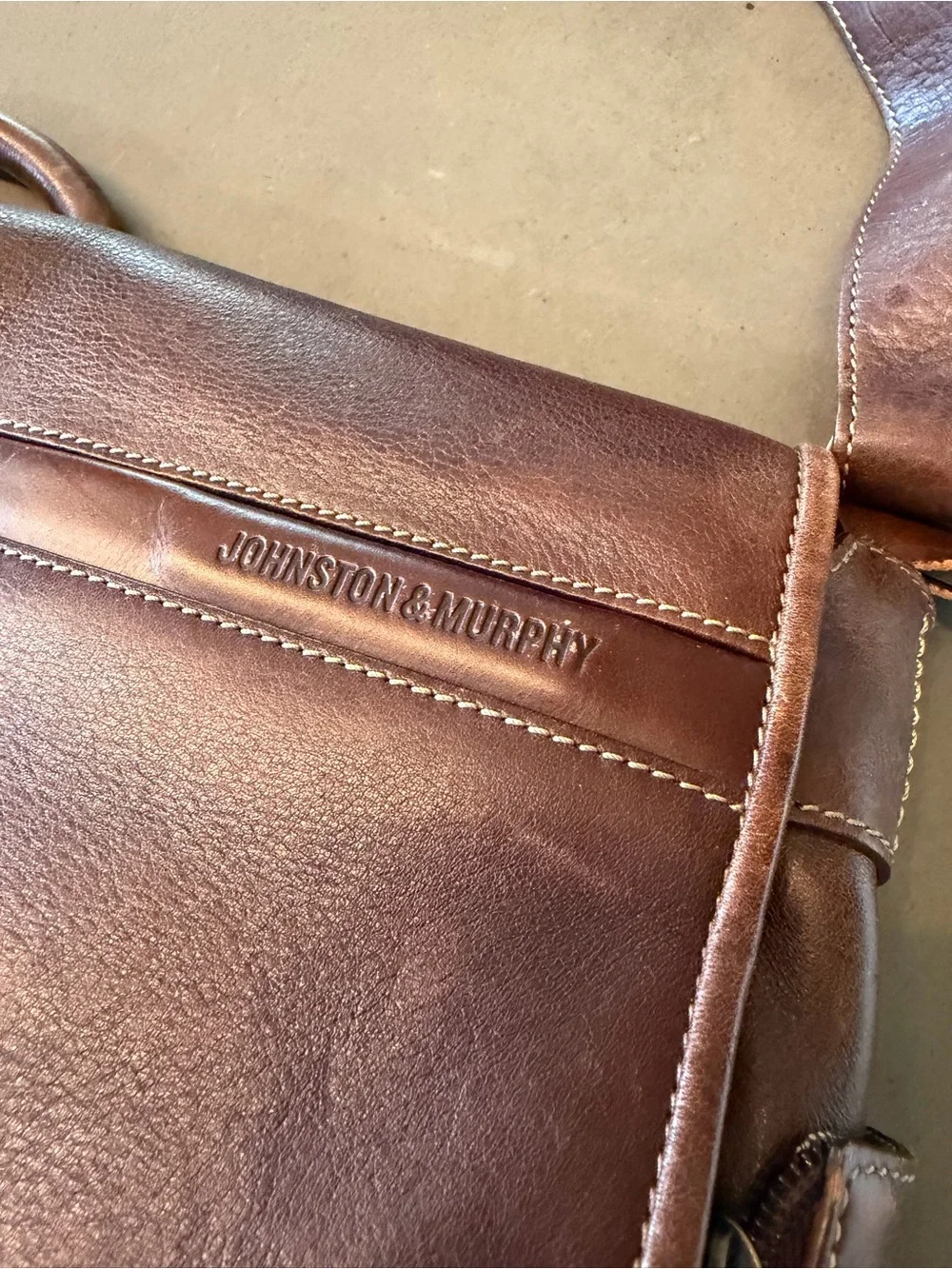 Gorgeous Johnston & Murphy Brown Leather Messenger Bag Briefcase Laptop